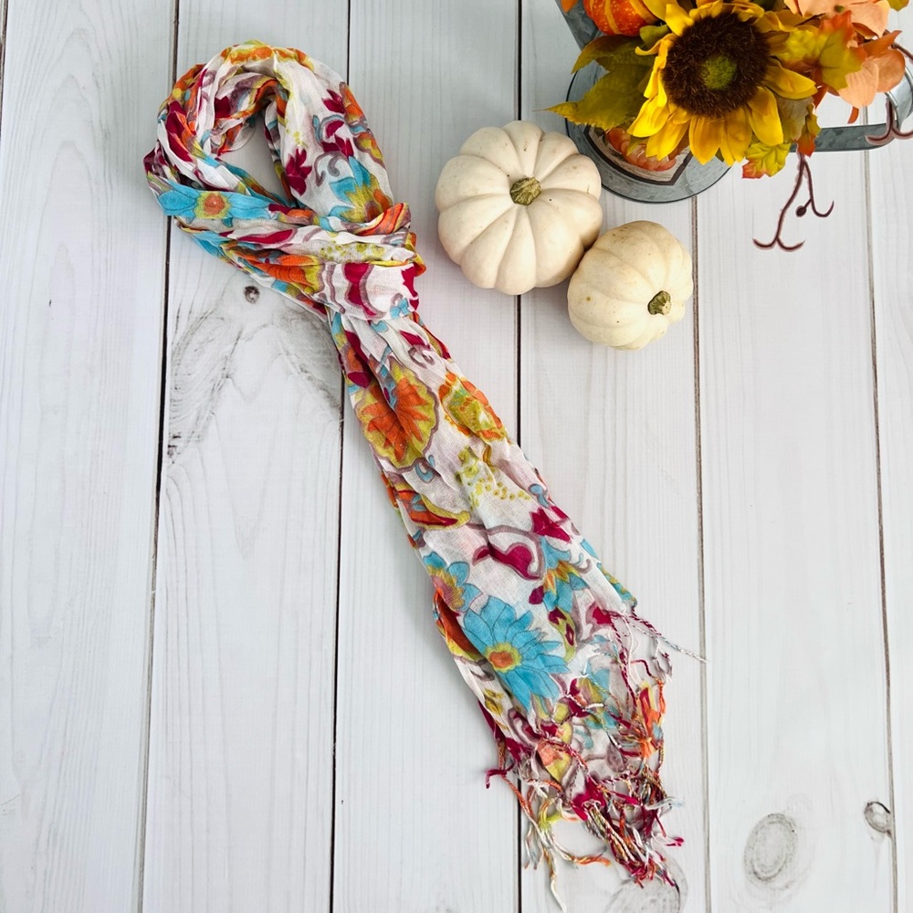 Pattern Scarf - Picture 2 of 4